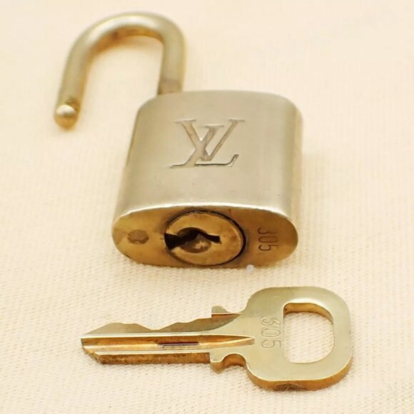 LOUIS VUITTON LV 10 Set Padlock Key Bag Charm Cadena Gold Plated France - Picture 15 of 16